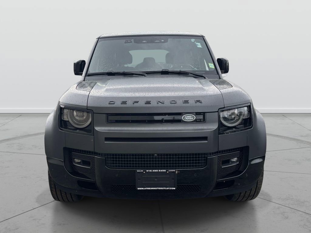 Used 2025 Land Rover Defender 110 V8 AWD/4WD image 2