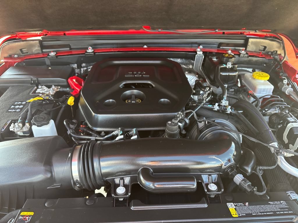 Used 2025 Jeep Wrangler Unlimited Sahara AWD/4WD image 20