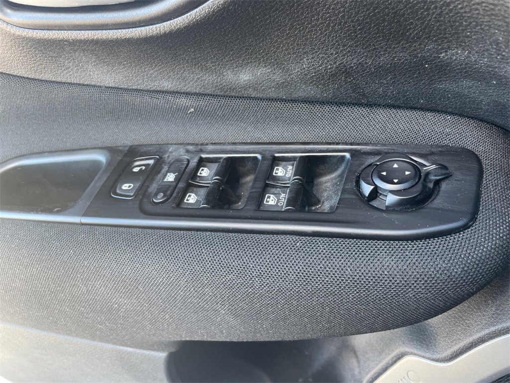 Used 2021 Jeep Renegade Latitude image 29