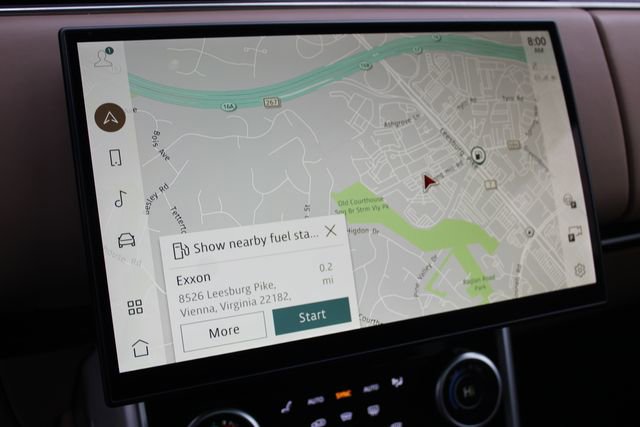 Used 2023 Land Rover Range Rover SE image 20