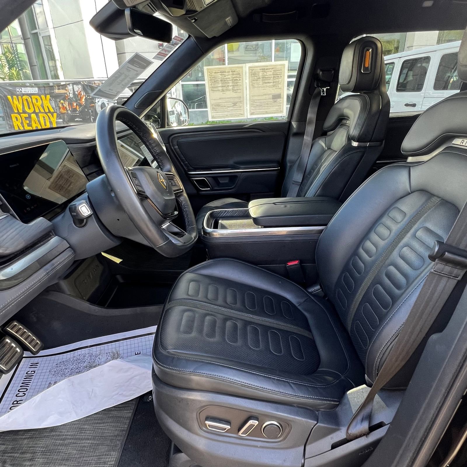 Used 2023 Rivian R1S Adventure AWD/4WD image 17