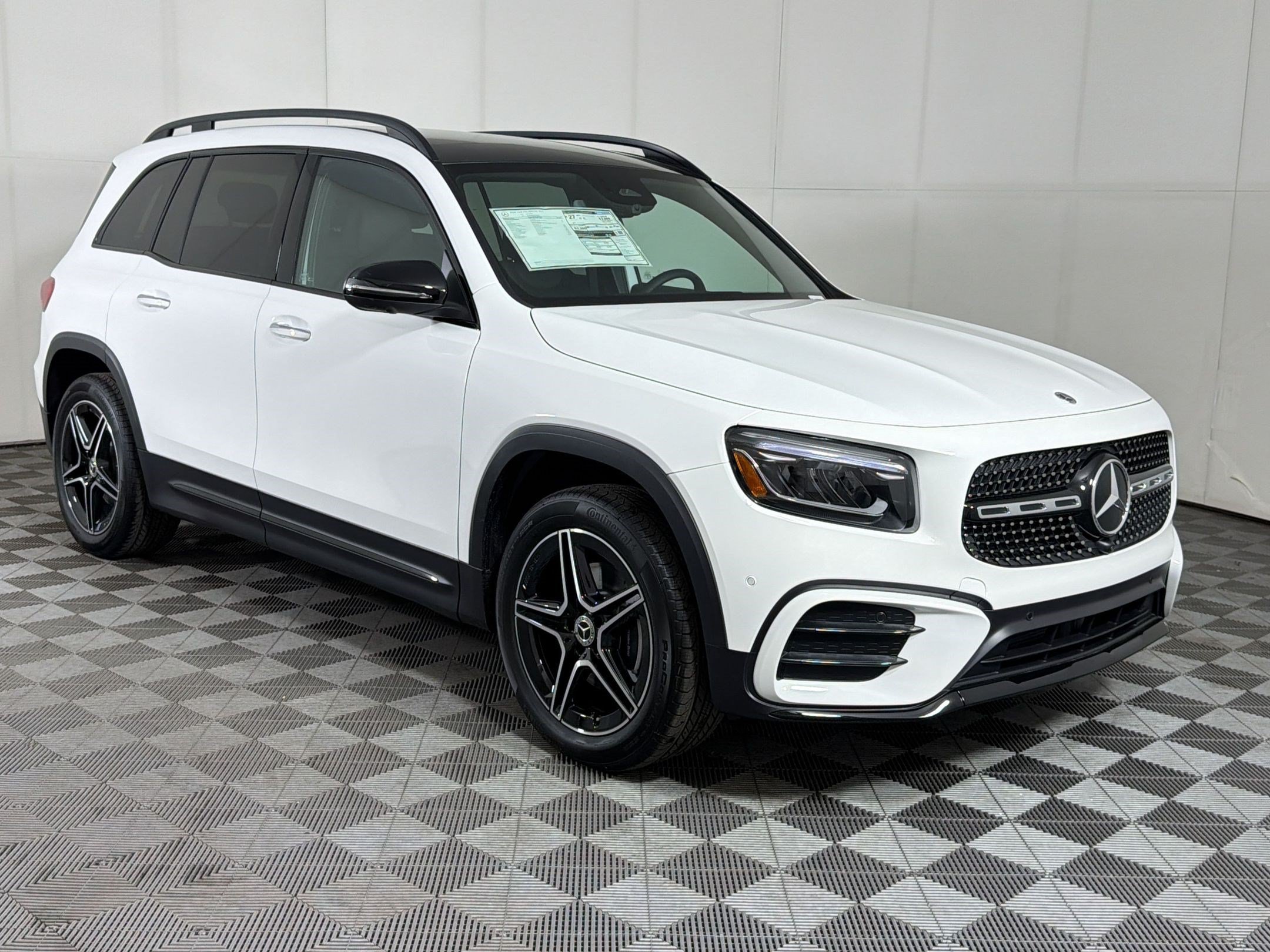 Used 2026 Mercedes-Benz GLB 250 4MATIC image 7