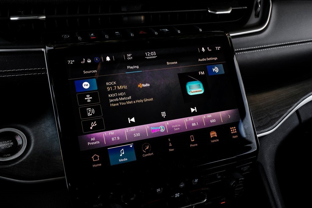 Used 2021 Jeep Grand Cherokee L Limited w/ Luxury Tech Group II image 40