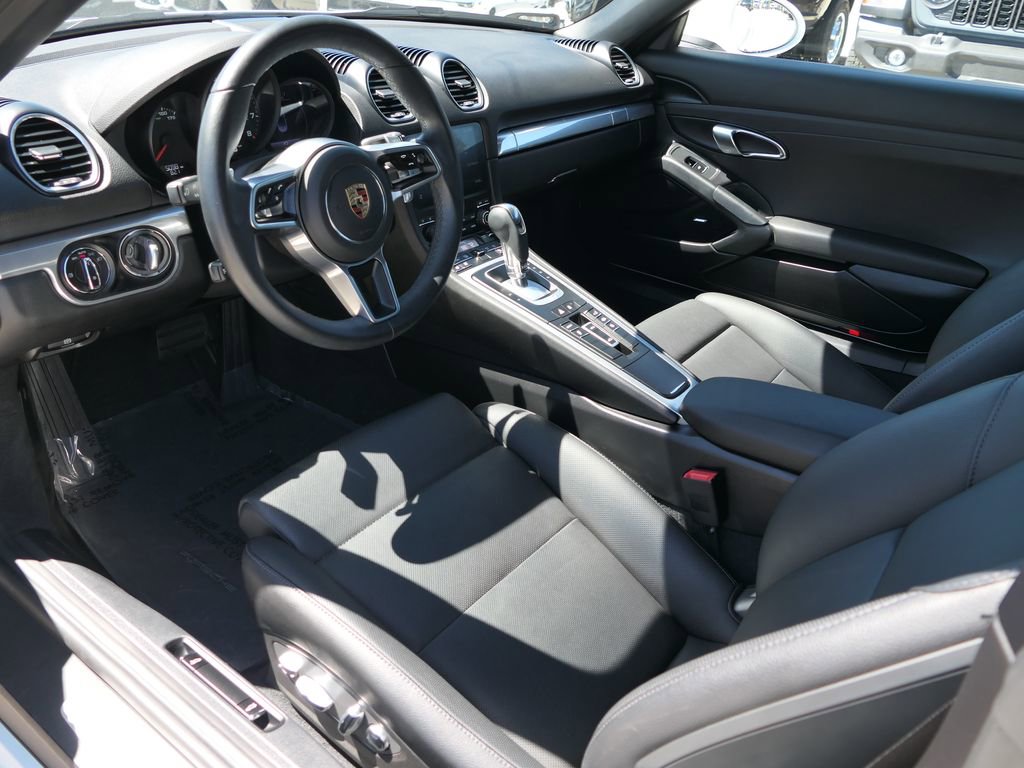 Used 2024 Porsche 718 Boxster RWD image 11