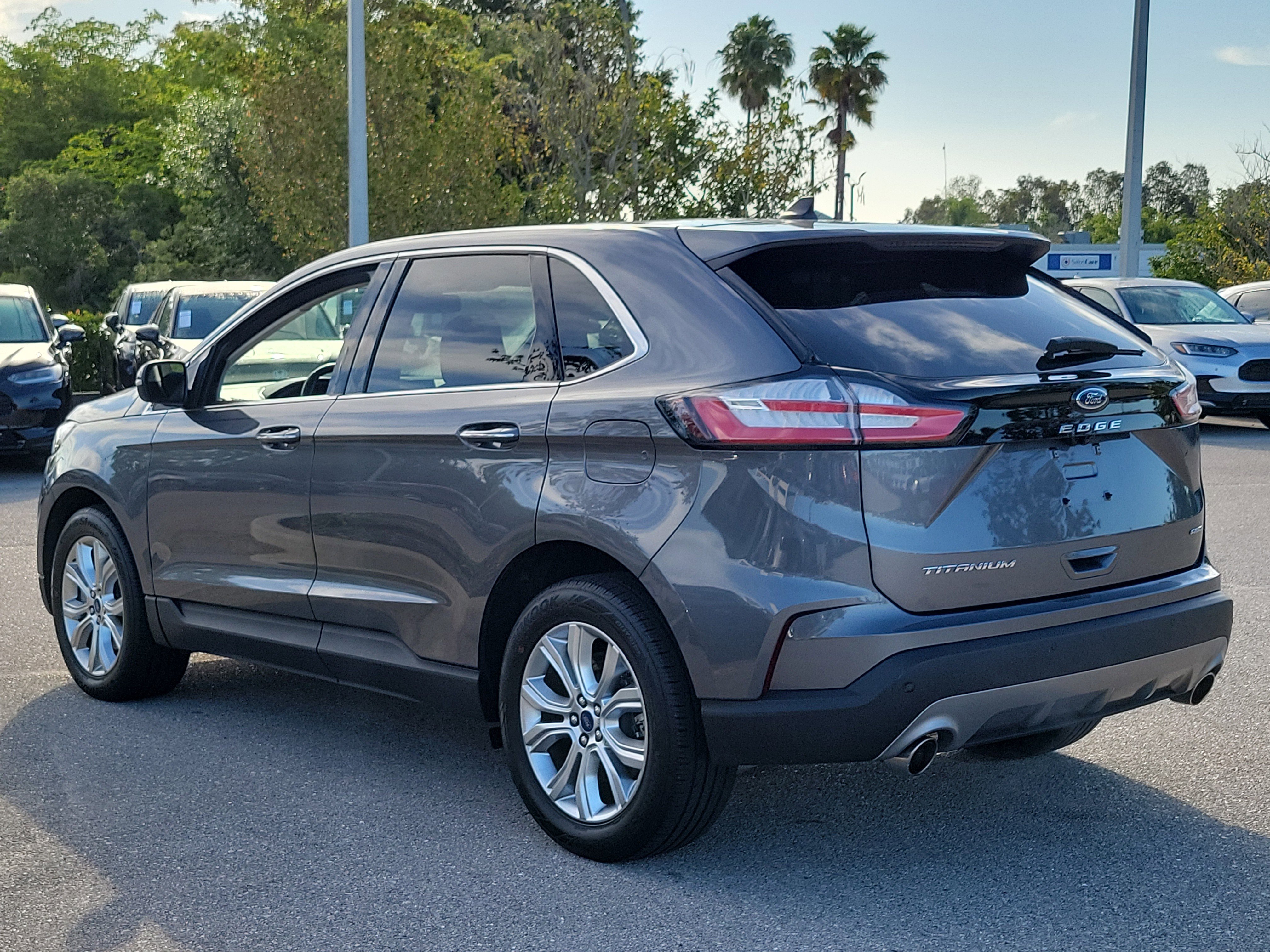 Used 2022 Ford Edge Titanium image 4