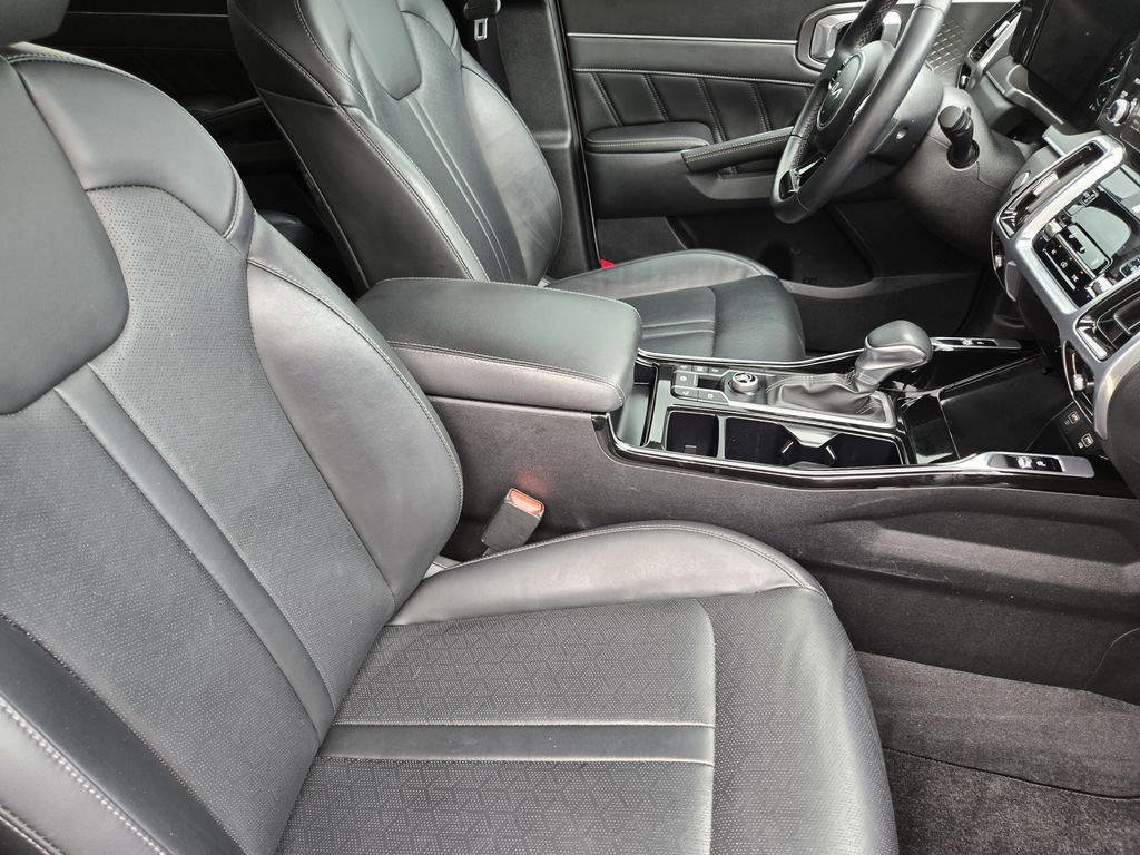 Certified 2023 Kia Sorento SX FWD image 19