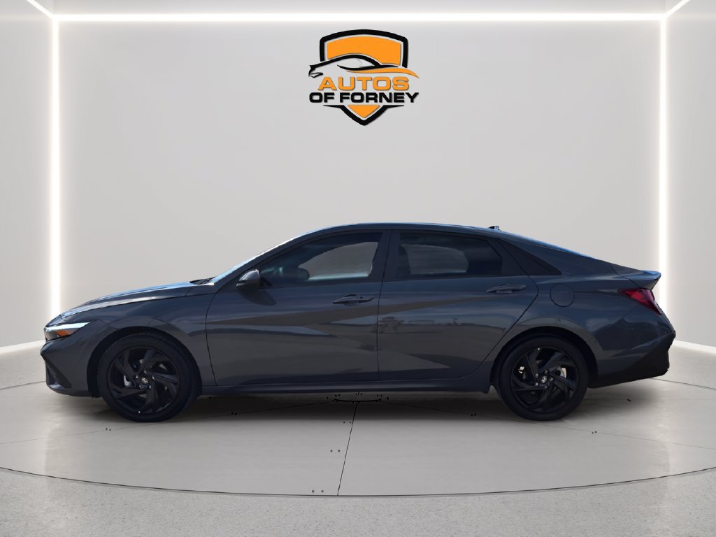 Used 2026 Hyundai Elantra Sport FWD image 2
