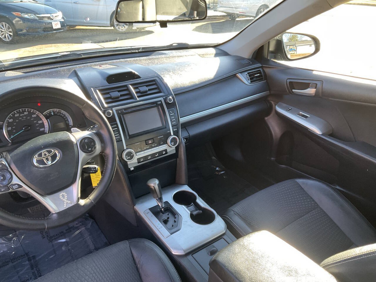 Used 2012 Toyota Camry SE FWD image 14
