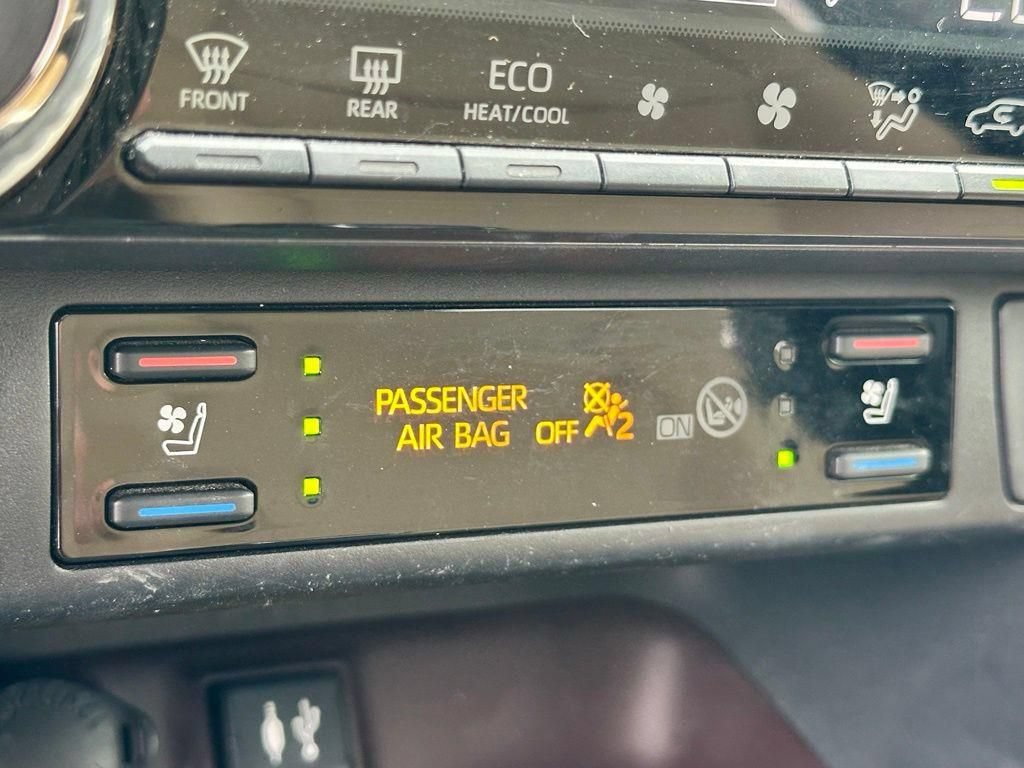 Used 2019 Toyota RAV4 Limited w/ Advanced Technology Package AWD/4WD image 12