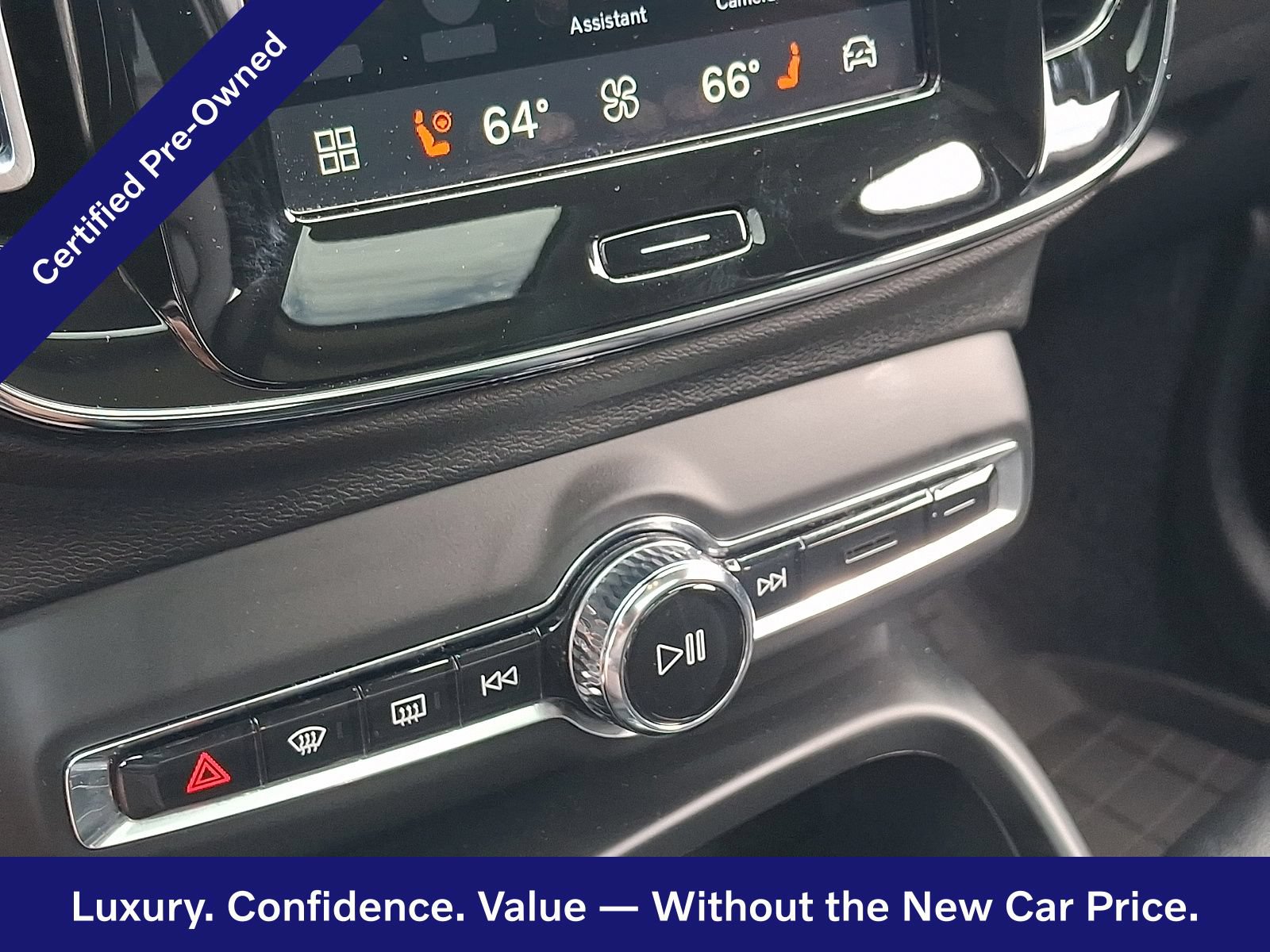 Certified 2024 Volvo XC40 B5 Plus w/ Protection Package Premier AWD/4WD image 17