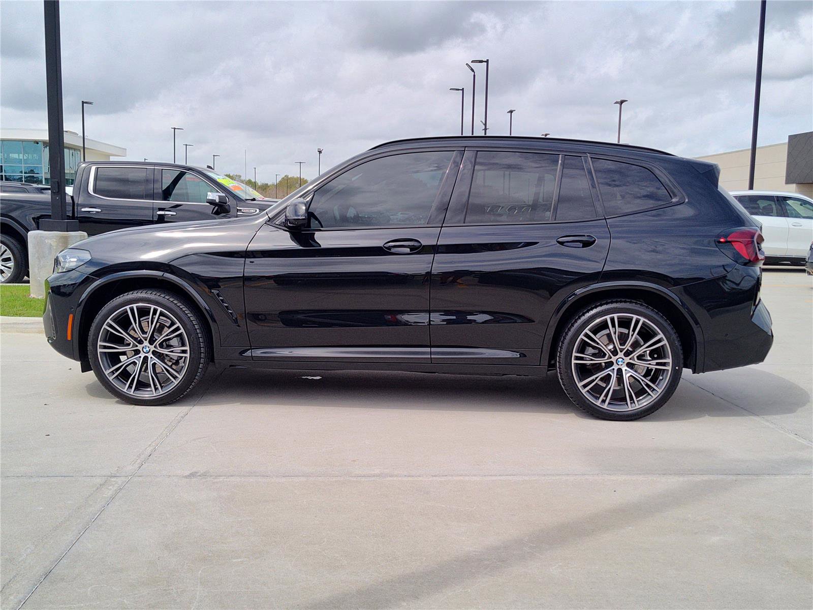 Certified 2024 BMW X3 sDrive30i w/ Premium Package w/ZPA image 3