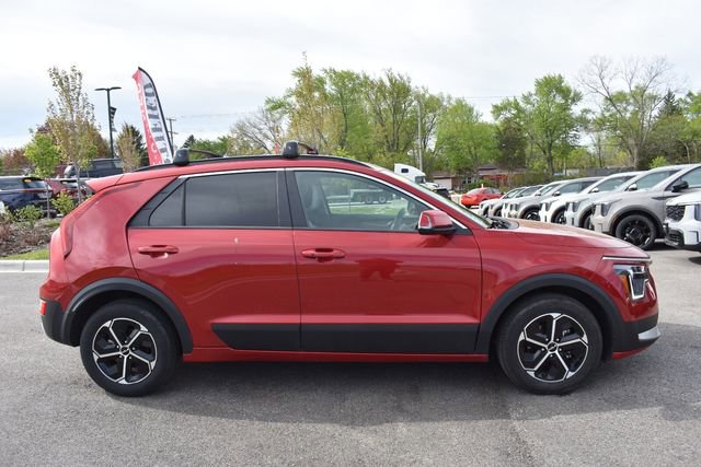 Used 2024 Kia Niro EX FWD image 2