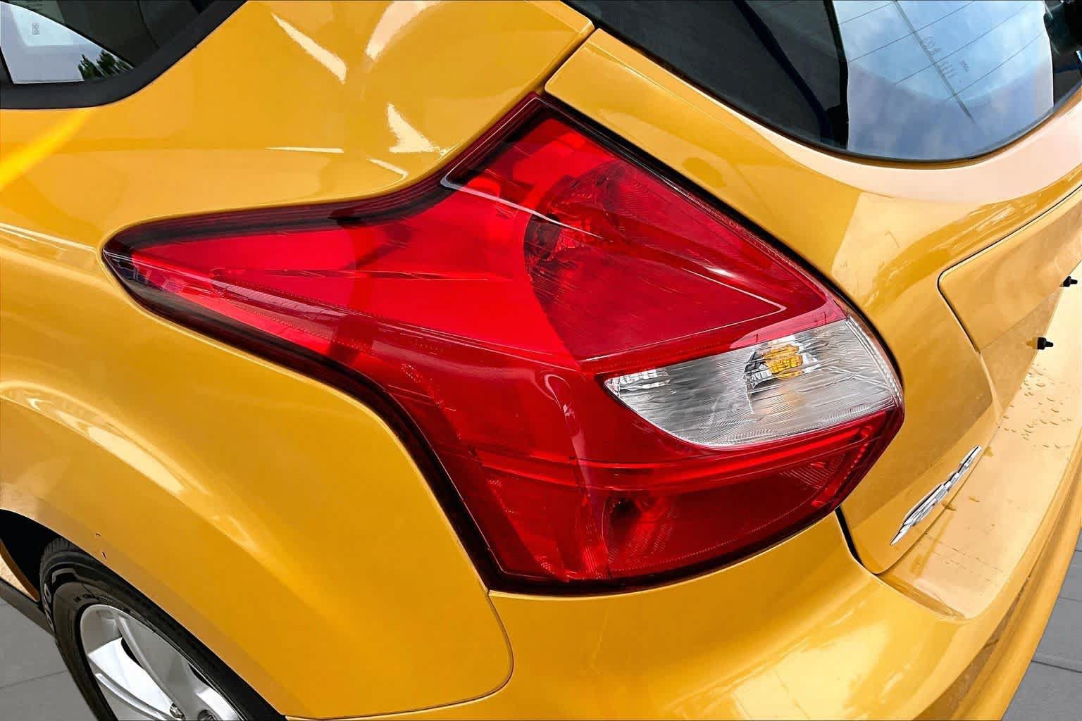 Used 2012 Ford Focus SE FWD image 29
