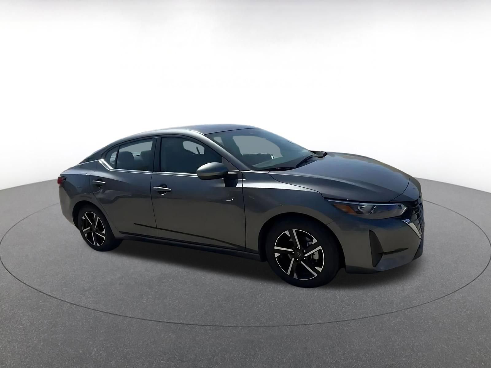 Used 2025 Nissan Sentra SV image 2