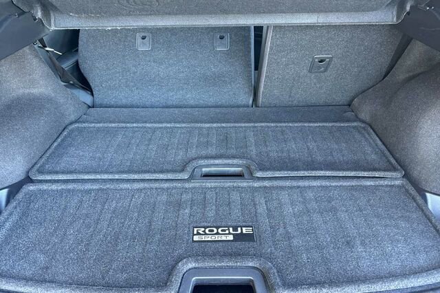 Used 2017 Nissan Rogue Sport SV image 15