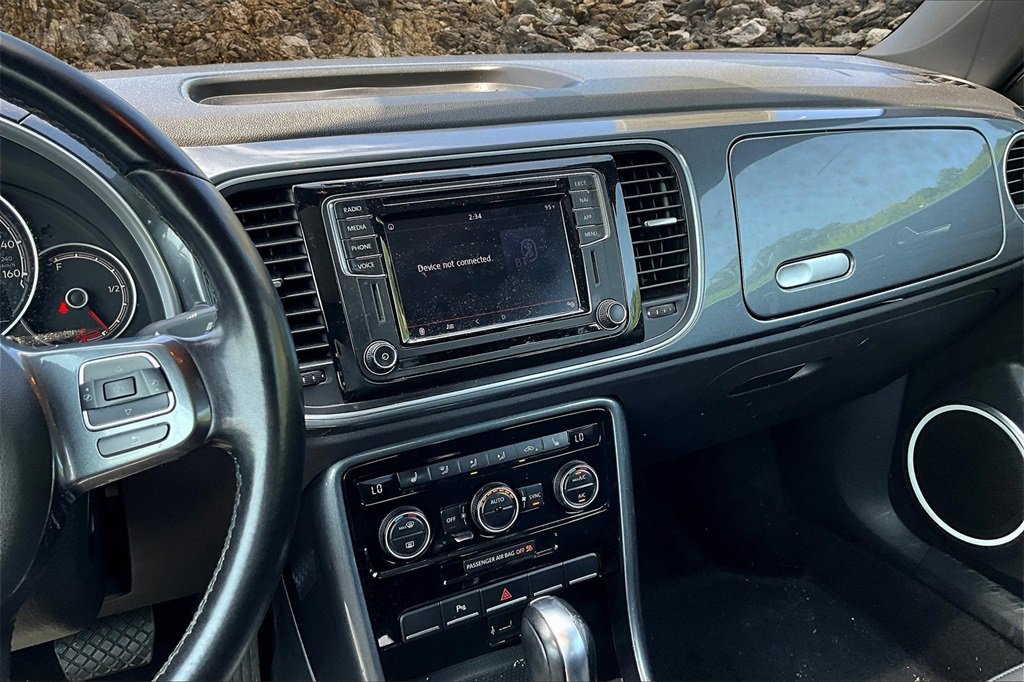 Used 2019 Volkswagen Beetle 2.0T SE image 6