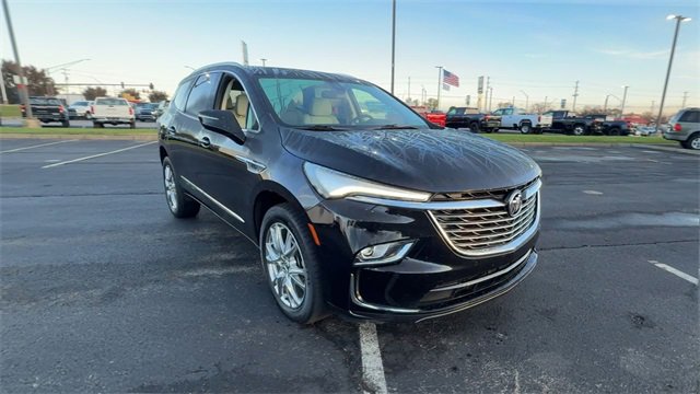 Used 2023 Buick Enclave Essence w/ Experience Buick Package image 2