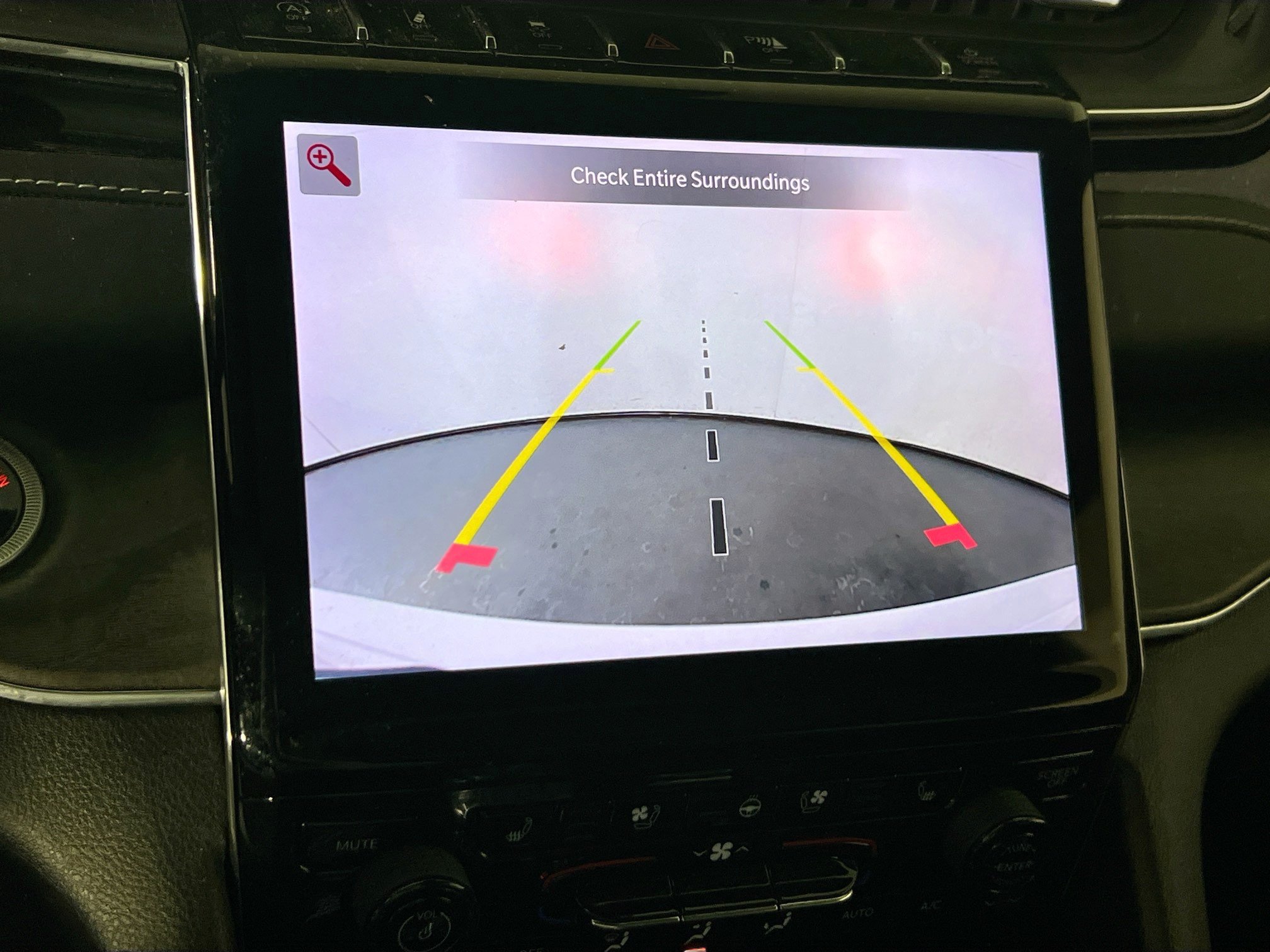 Used 2023 Jeep Grand Cherokee Overland AWD/4WD image 14