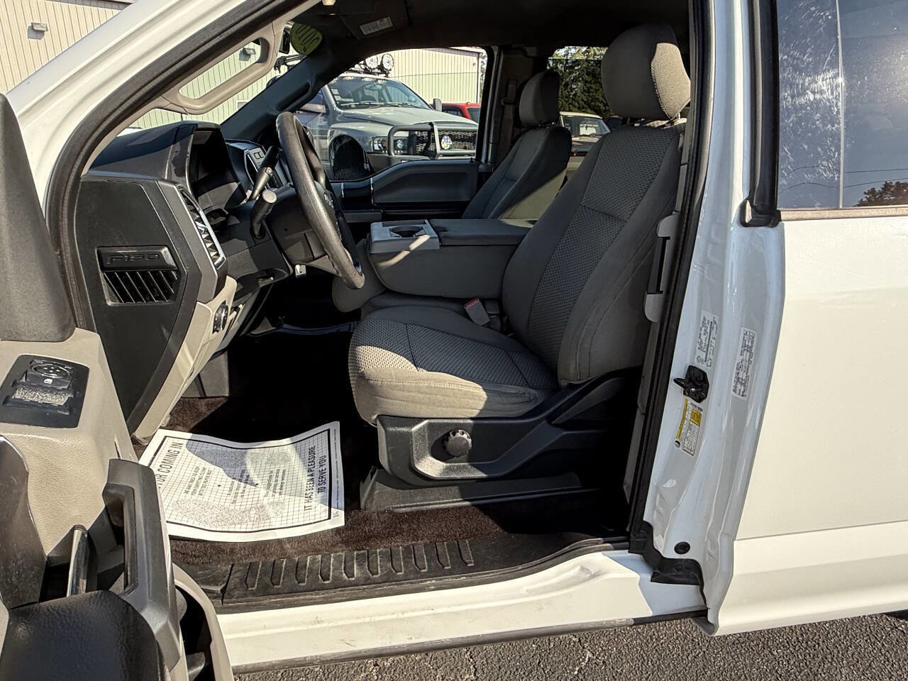 Used 2016 Ford F150 XLT image 9