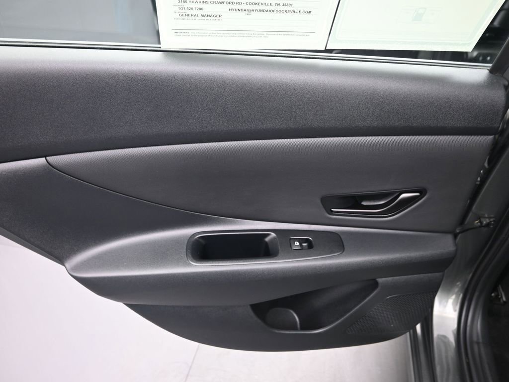 Used 2025 Hyundai Elantra Sport image 26