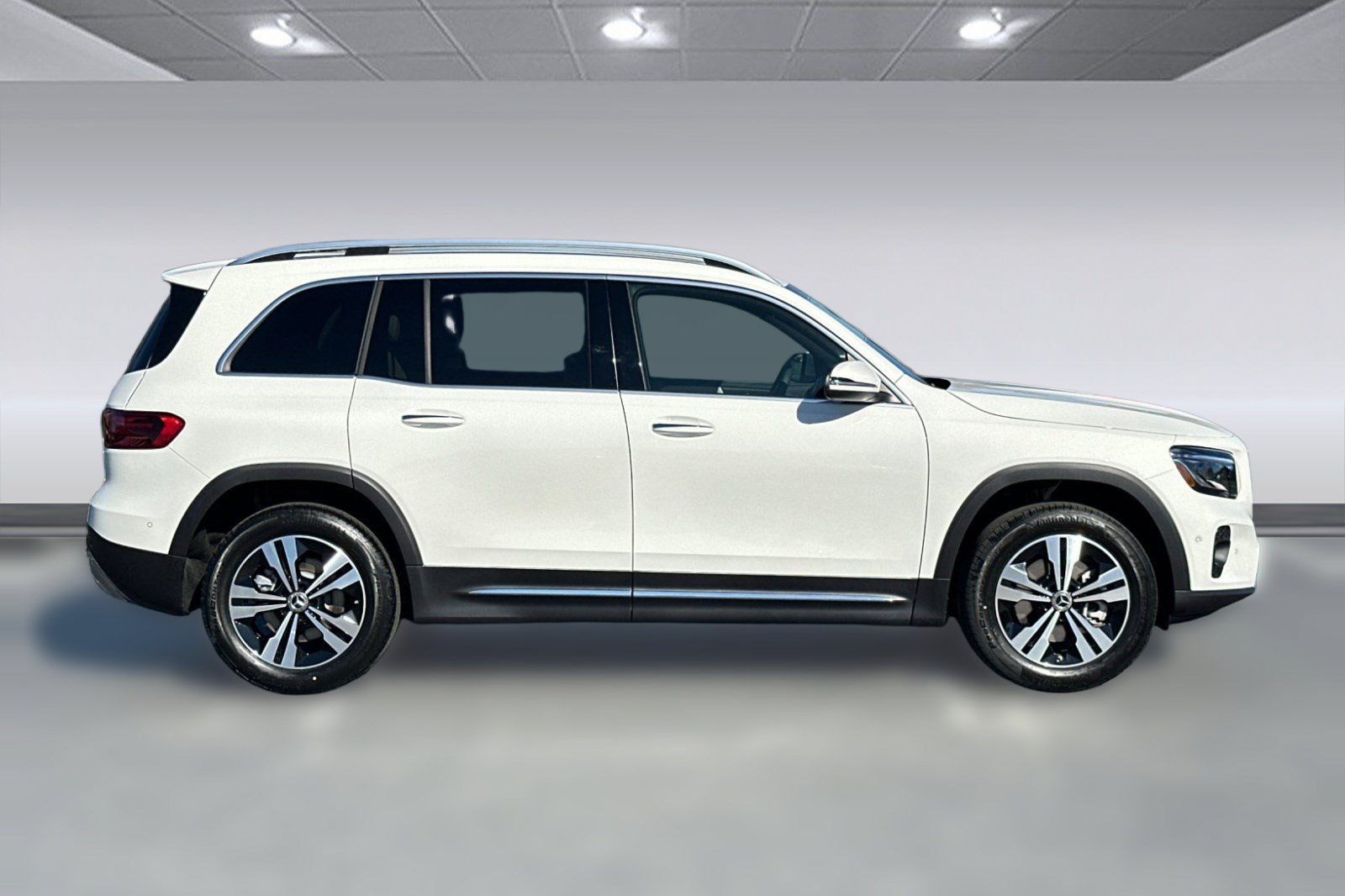 New 2025 Mercedes-Benz GLB 250 image 8