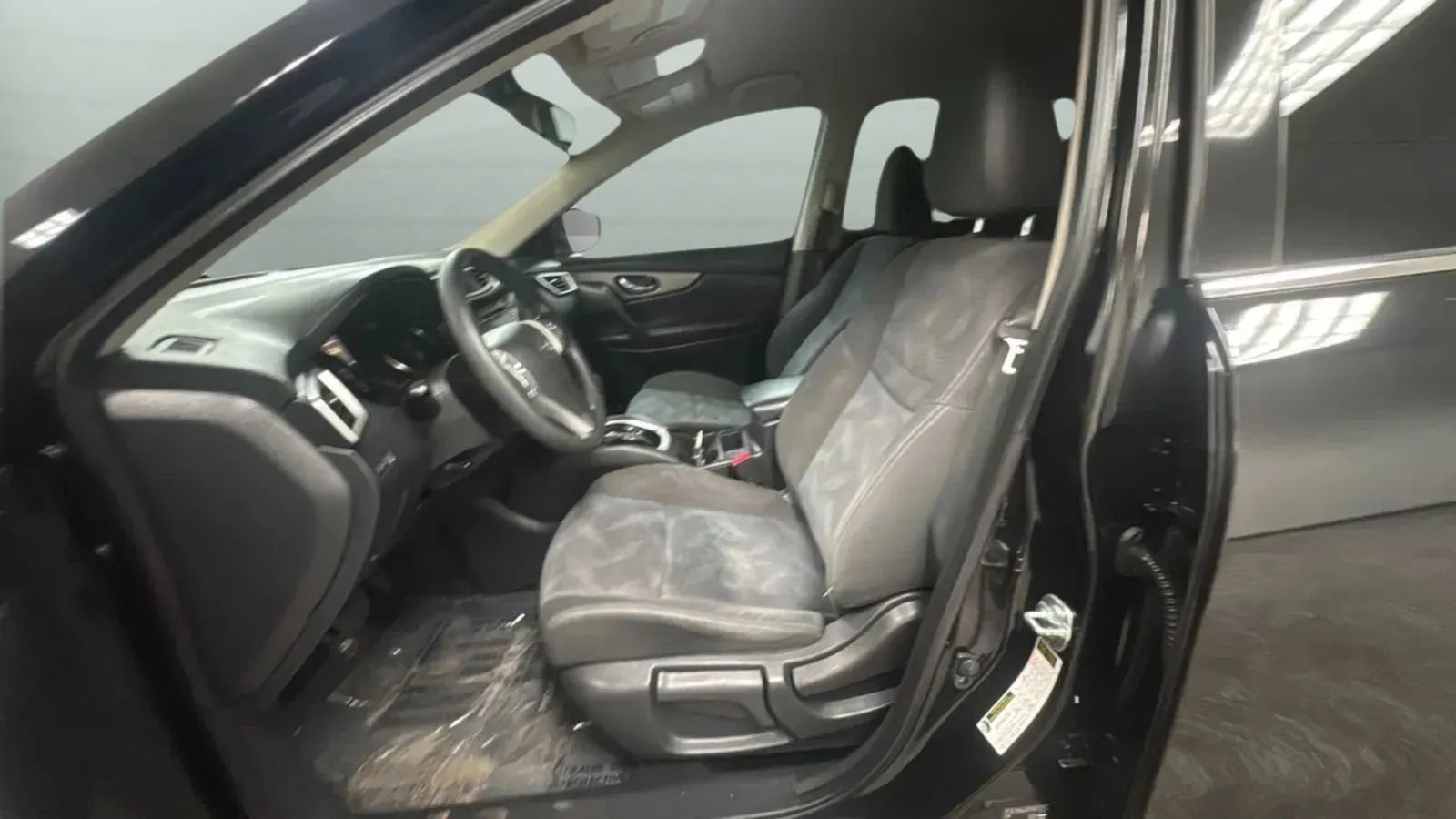 Used 2016 Nissan Rogue S FWD image 18