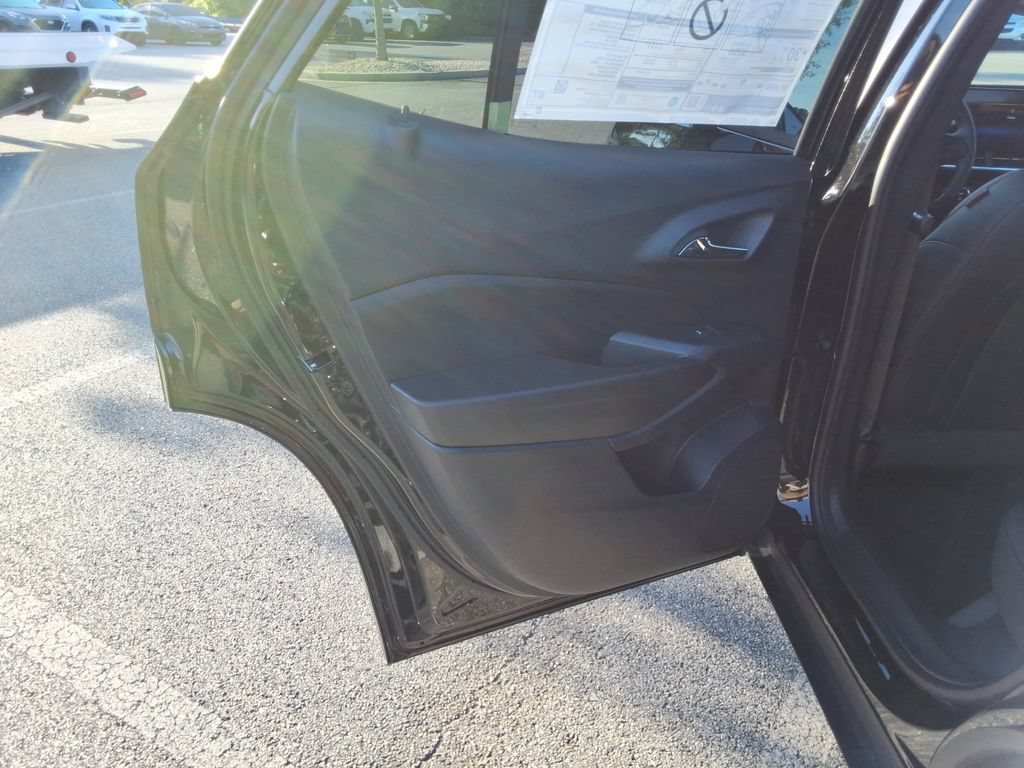 New 2026 Chevrolet Trax RS w/ Sunroof Package FWD image 15