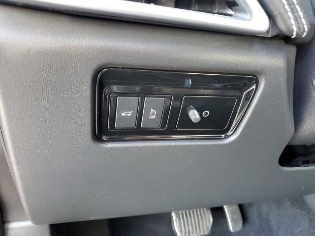 Used 2019 Jaguar F-PACE S image 17