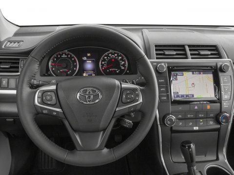 Used 2017 Toyota Camry SE w/ Moonroof Package image 10