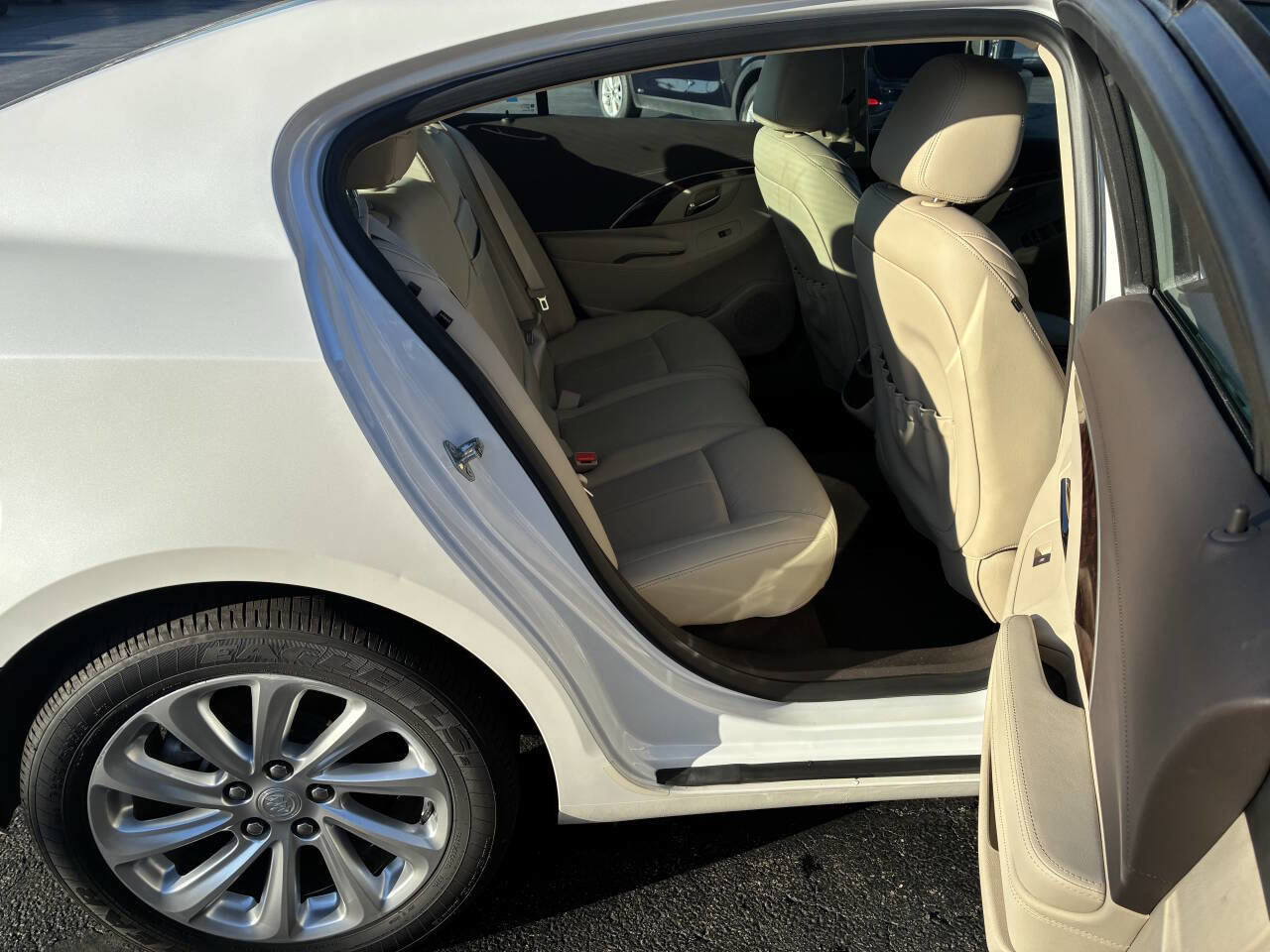 Used 2015 Buick LaCrosse Leather image 24