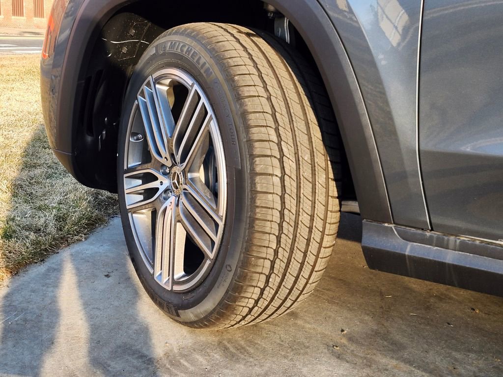 New 2026 Mercedes-Benz GLS 450 4MATIC image 32