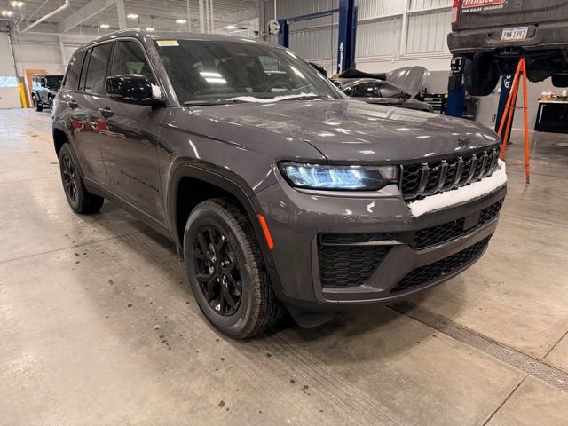 New 2026 Jeep Grand Cherokee Laredo image 1