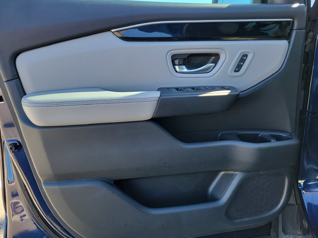 Used 2025 Honda Pilot EX-L image 13
