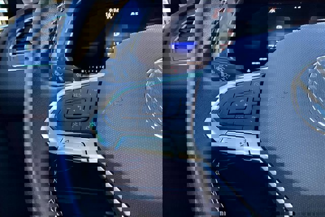 Used 2022 Volkswagen Tiguan SE image 18