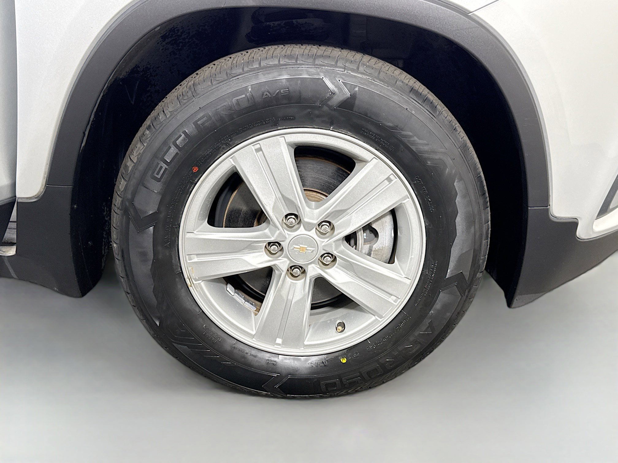 Used 2022 Chevrolet Trax LS w/ Tint and Cruise Package image 31