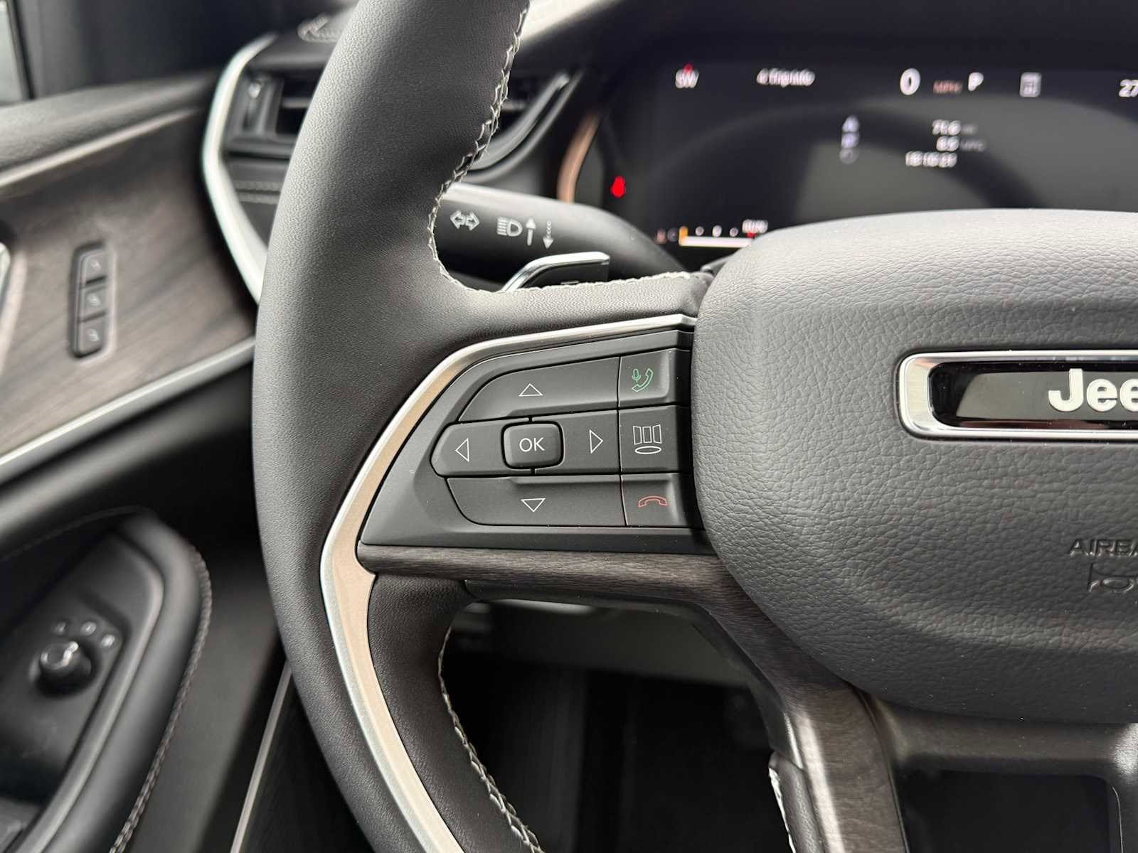 New 2026 Jeep Grand Cherokee Limited AWD/4WD image 11