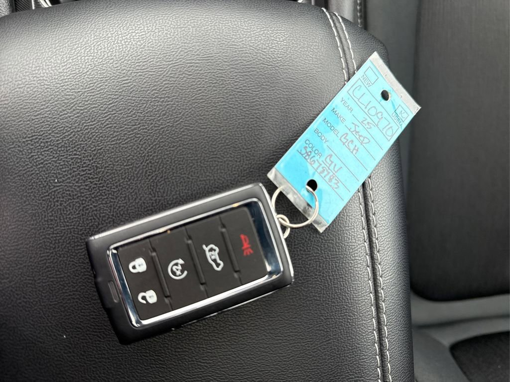 Used 2025 Jeep Grand Cherokee L Laredo w/ Luxury Tech Group I image 39