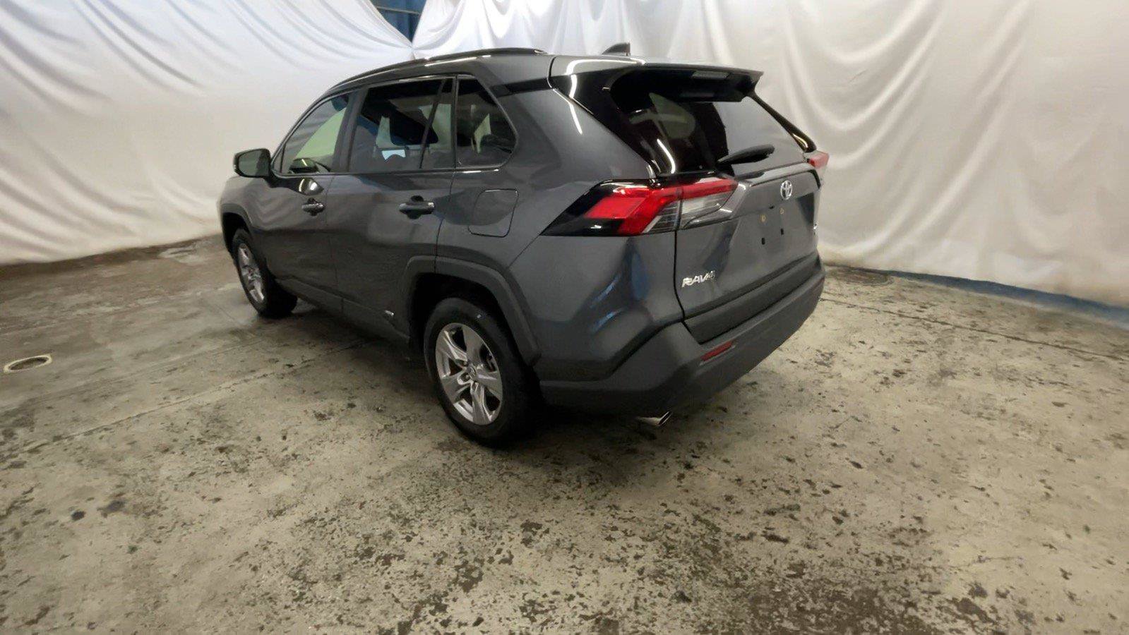 Used 2023 Toyota RAV4 XLE w/ Convenience Package AWD/4WD image 9