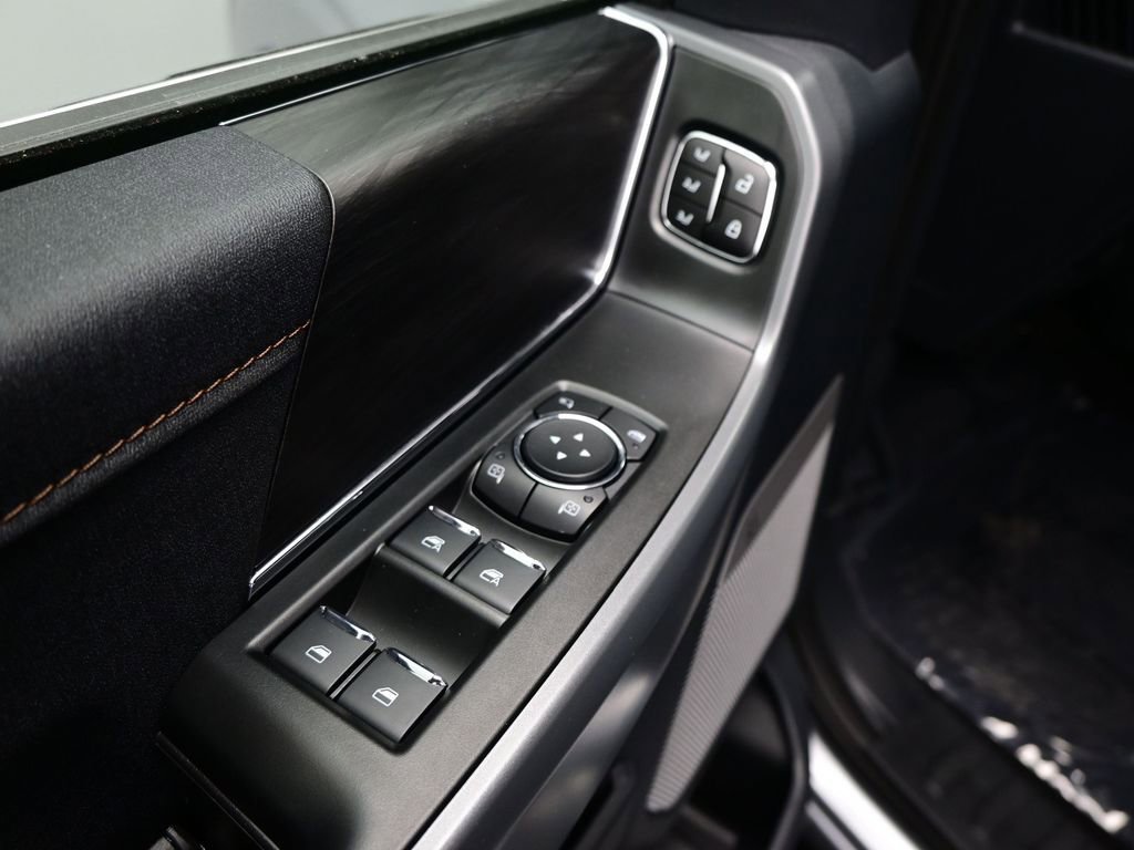 Used 2025 Ford F150 Lariat w/ Equipment Group 501A Mid image 10