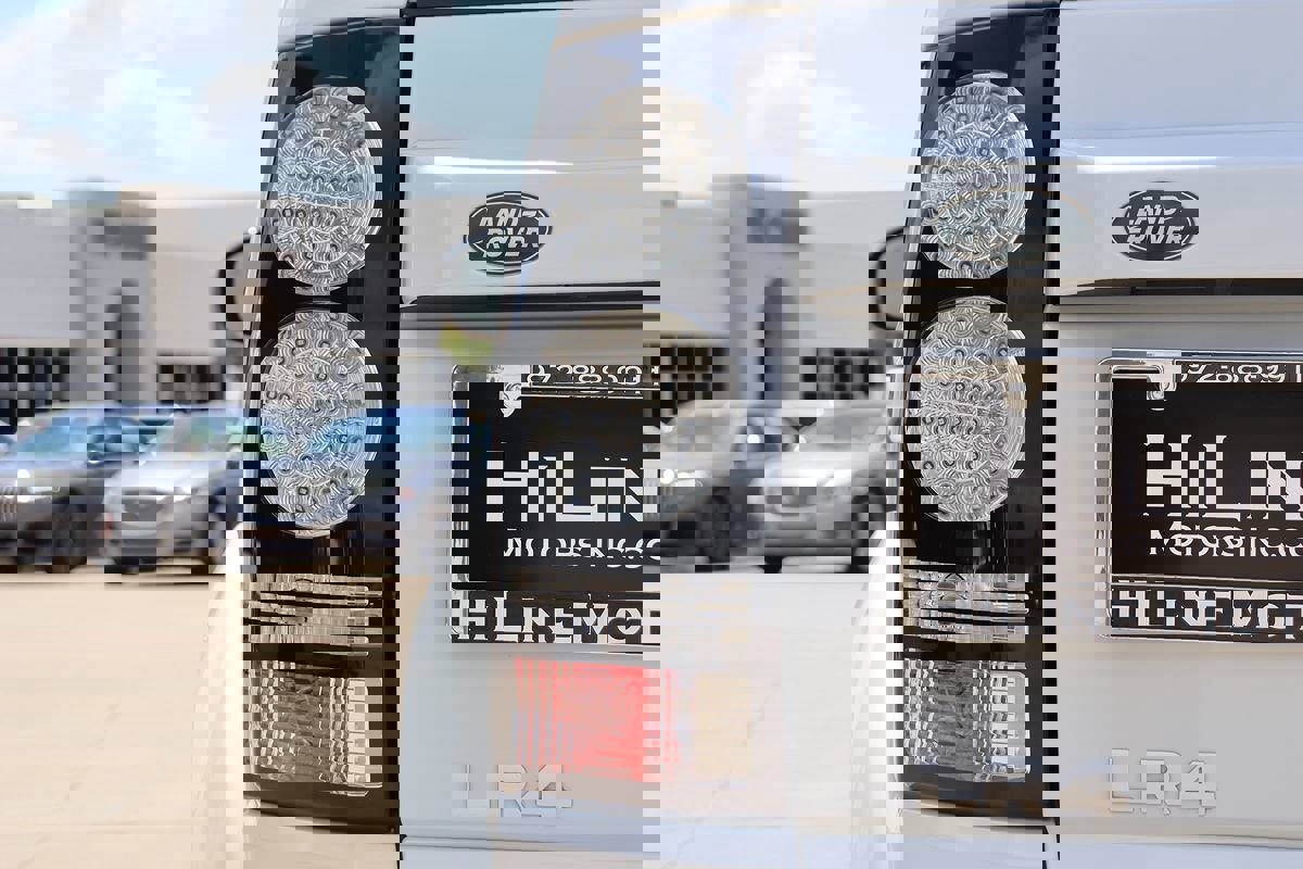 Used 2016 Land Rover LR4 HSE LUX image 12