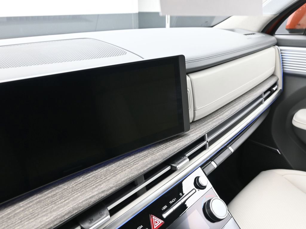 Used 2025 Hyundai Santa Fe Limited image 17