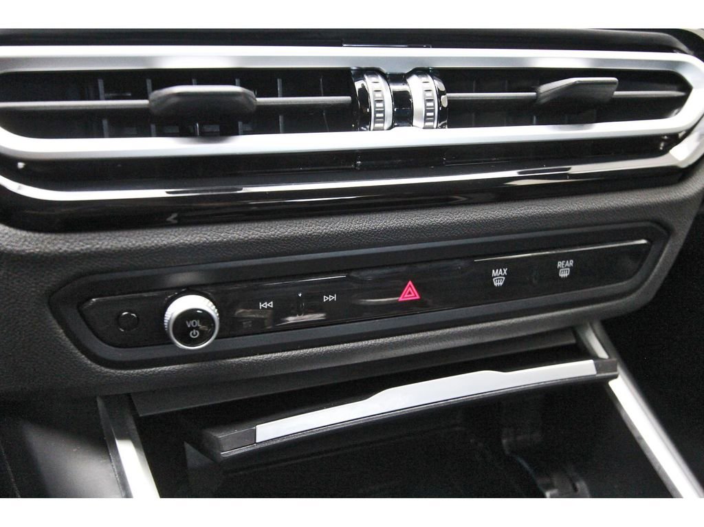 Used 2024 BMW 330i xDrive Sedan w/ Premium Package AWD/4WD image 24