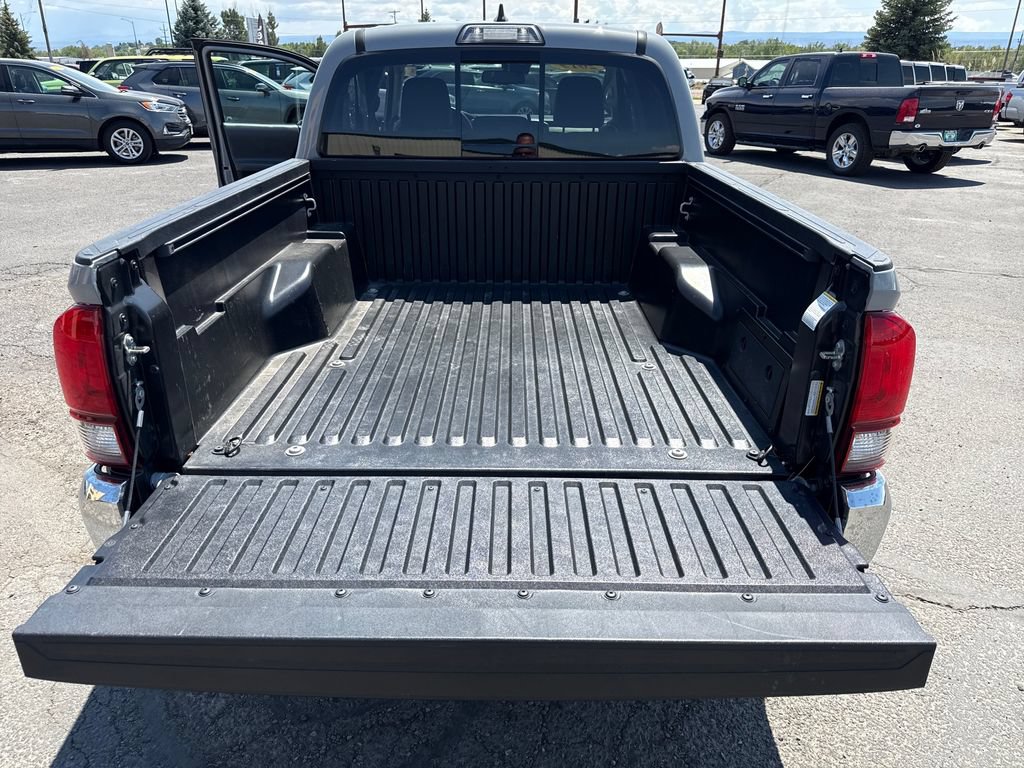 Used 2019 Toyota Tacoma SR5 AWD/4WD image 23