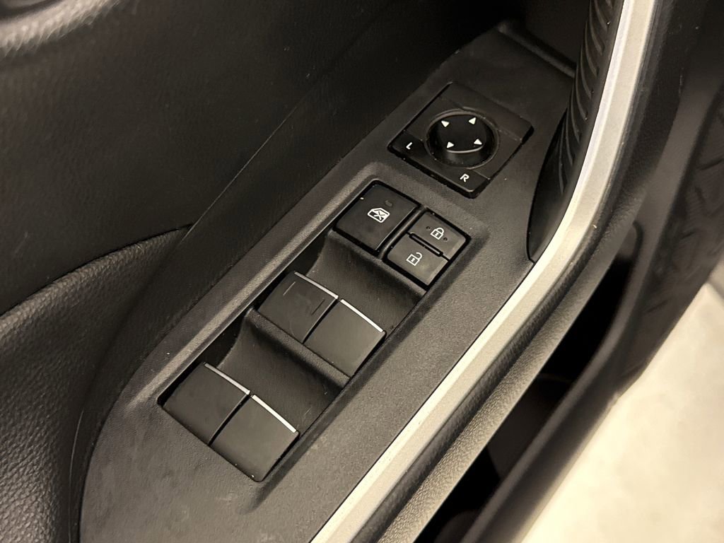Used 2019 Toyota RAV4 XLE Premium image 21