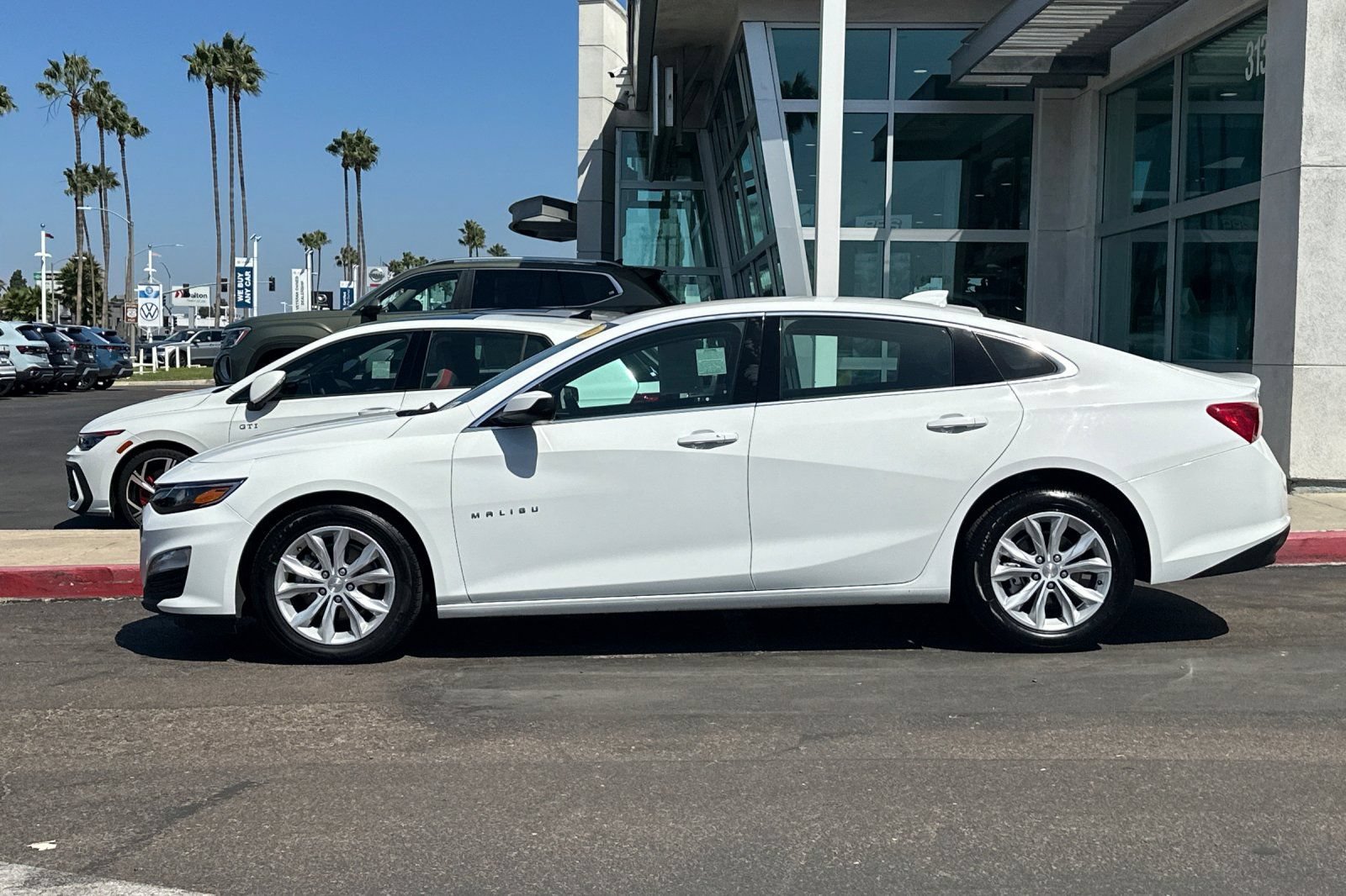 Used 2024 Chevrolet Malibu LT FWD image 7