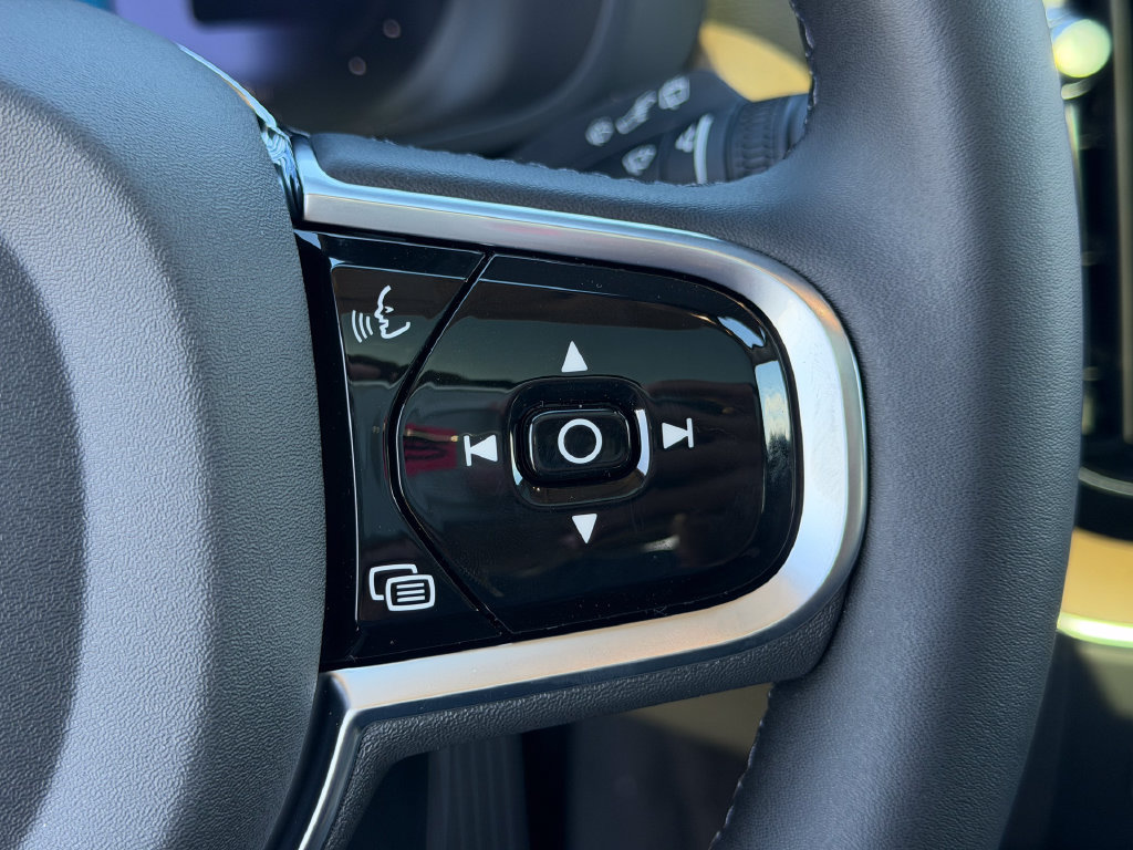 New 2026 Volvo XC60 T8 Ultra w/ Climate Package AWD/4WD image 18