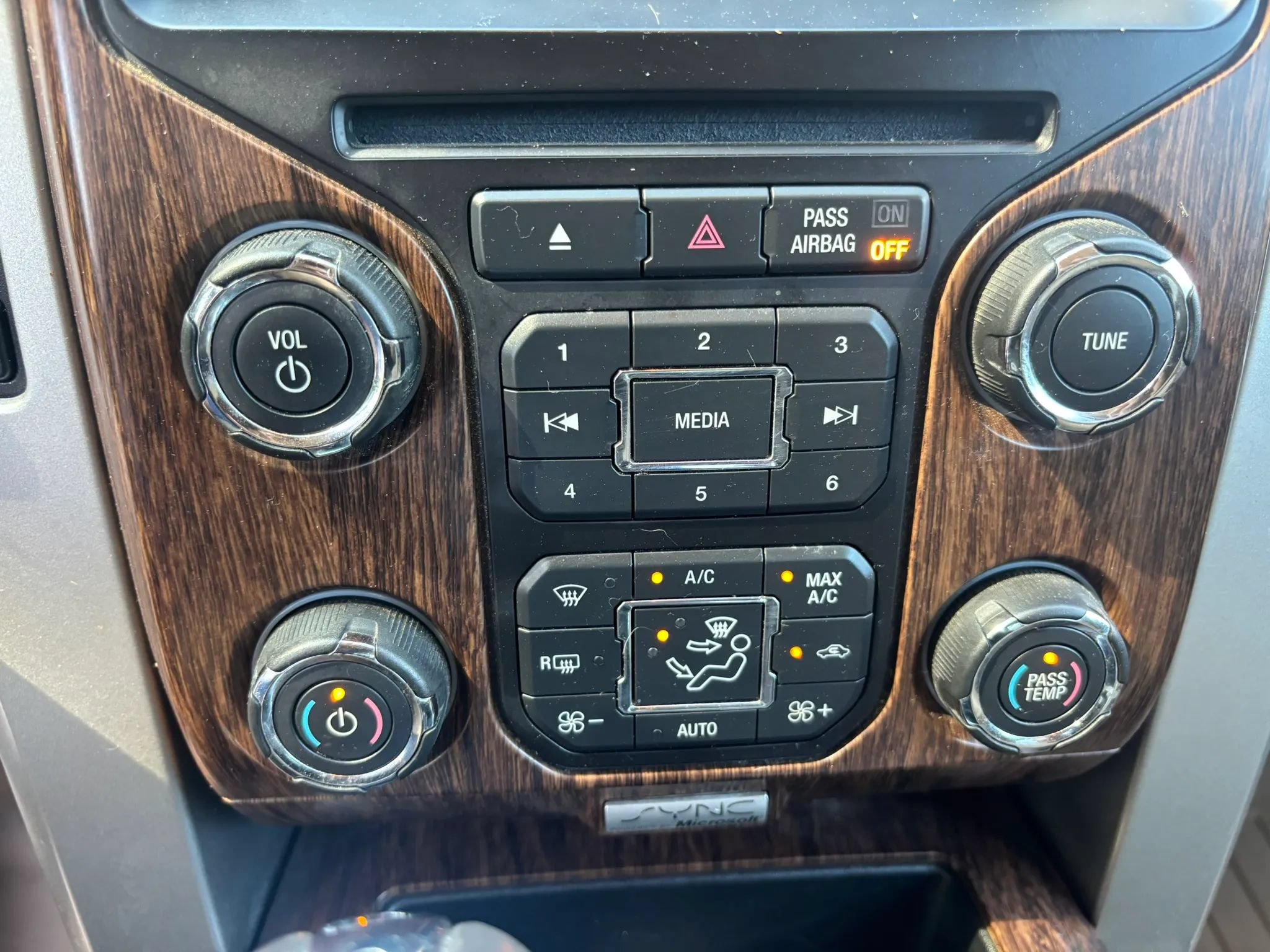 Used 2013 Ford F150 Lariat w/ Luxury Equipment Group AWD/4WD image 18