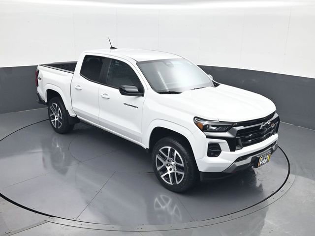 Used 2024 Chevrolet Colorado Z71 w/ Z71 Convenience Package 2 AWD/4WD image 15