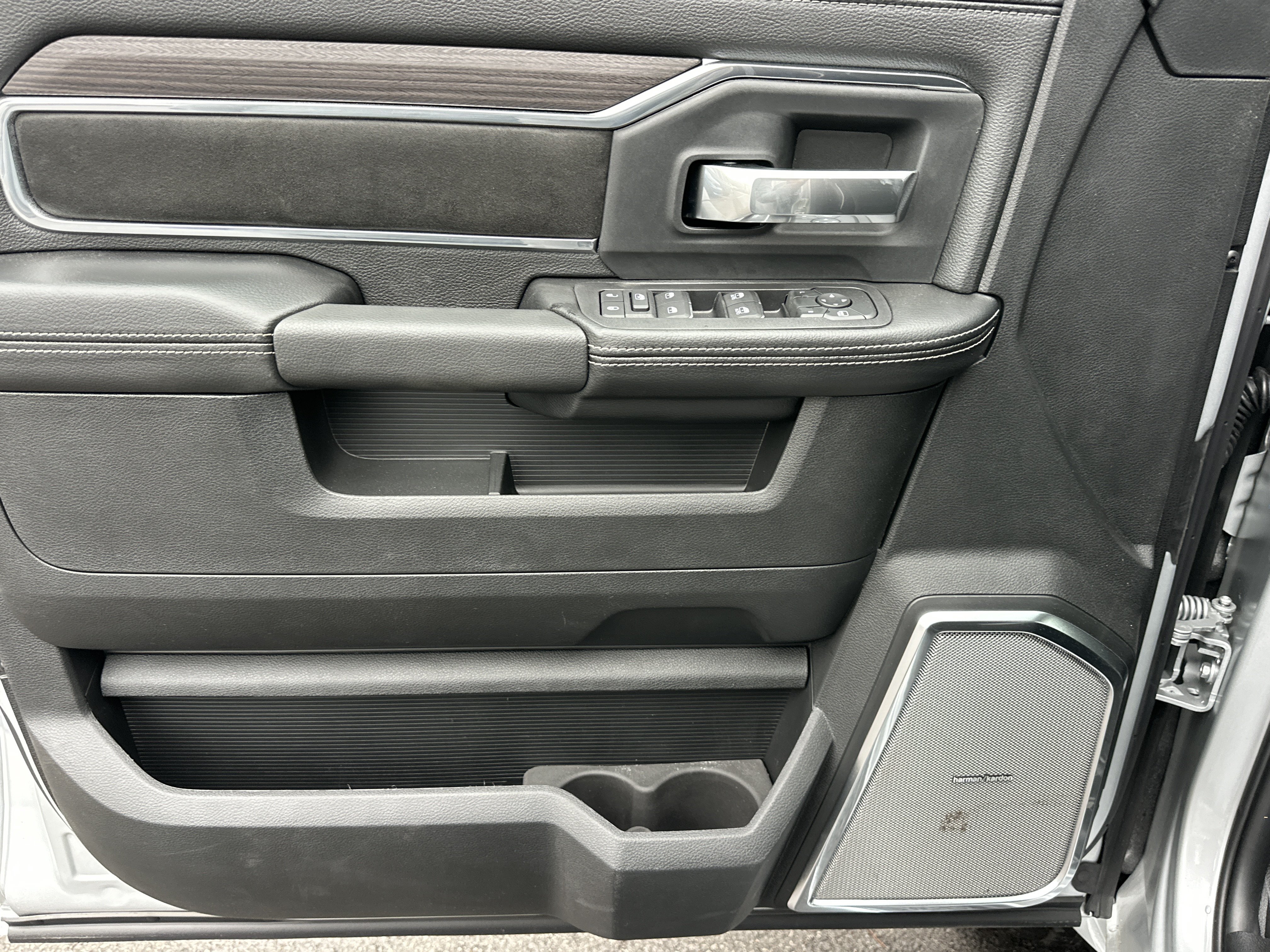 New 2027 RAM 5500 4x4 Crew Cab image 31