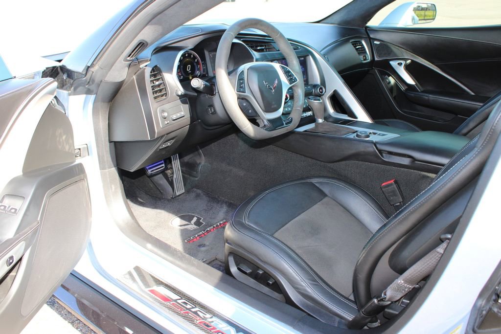 Used 2017 Chevrolet Corvette Grand Sport RWD image 9
